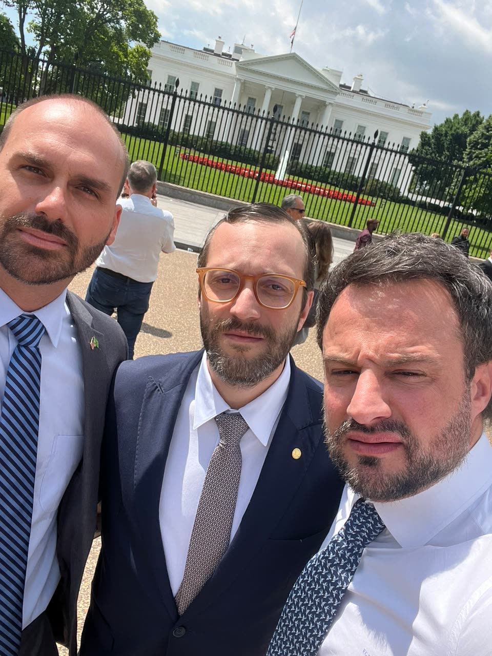 Pedri e Eduardo Bolsonaro em Washington